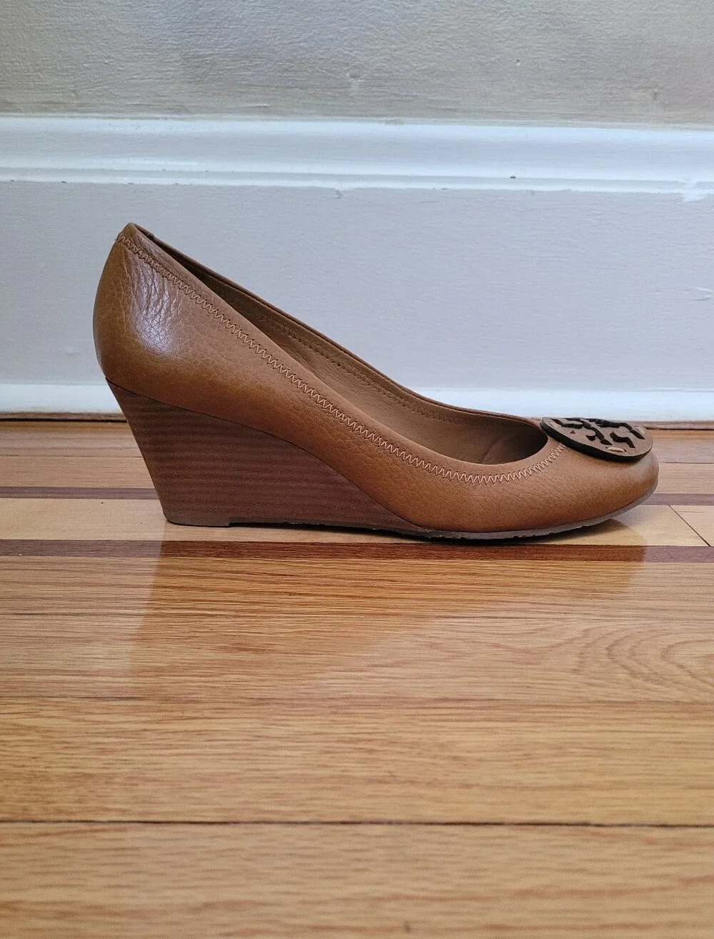 TORY BURCH SALLY TUMBLED LEATHER WEDGE PUMP